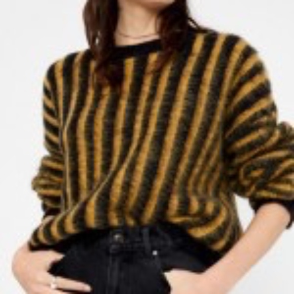 NWT Wild Pony Fuzzy Sweater Black & Yellow Tiger Stripe Oversized Women Size S/M - Picture 11 of 11